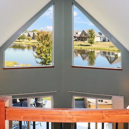 Boho Bungalow On The Pond W/ Hot Tub Arnolds Park Exterior foto
